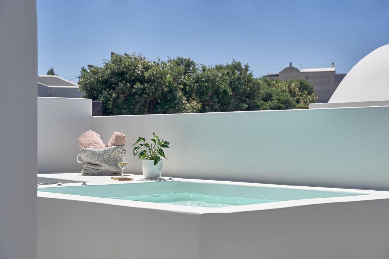 Nova Luxury Suites Pyrgos Kallistis Exterior photo