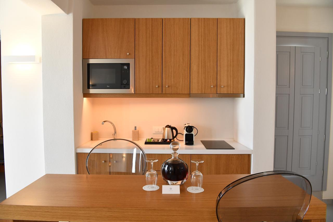 Nova Luxury Suites Pyrgos Kallistis Exterior photo